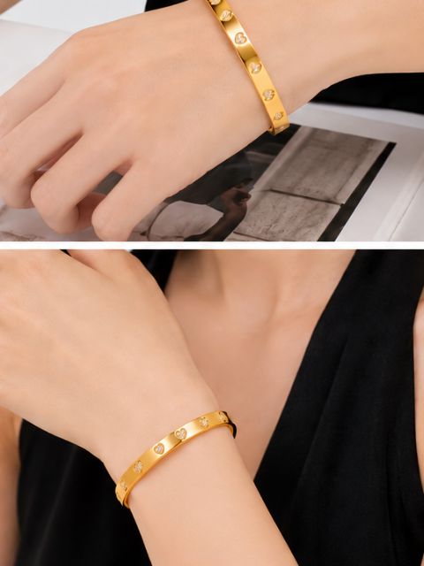 Nova Heart Bangle