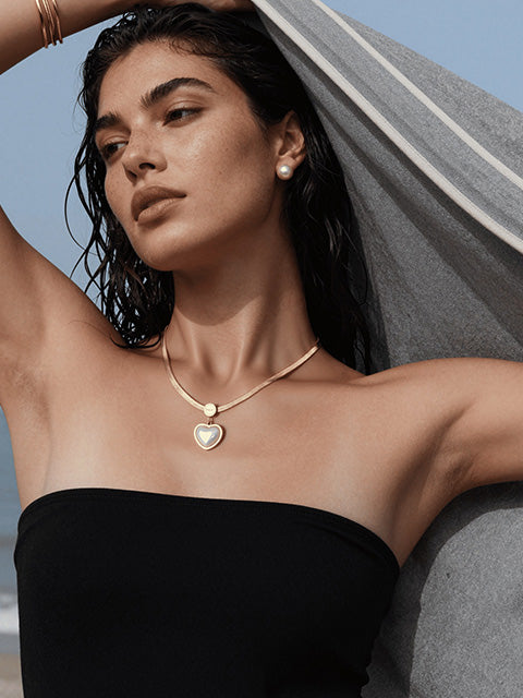 Amora Line Necklace