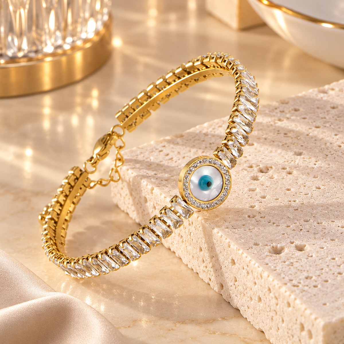 Lumière Eye Bracelet