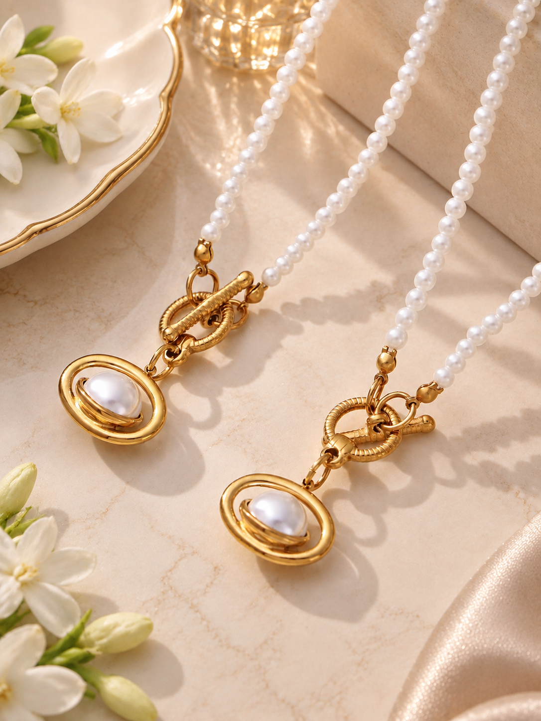 Orbit Pearl Necklace